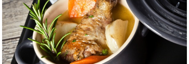 Quel vin servir avec une pintade ? Rôtie, en cocotte, aux champignons ou aux fruits
